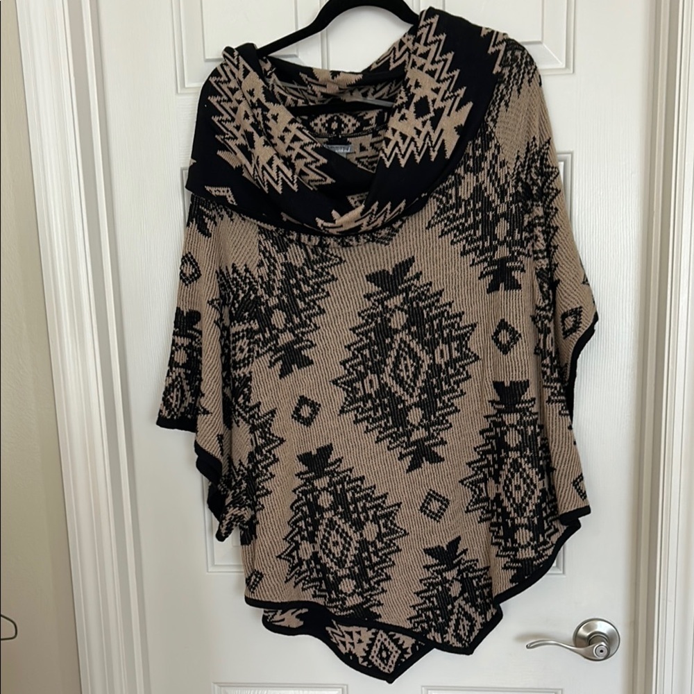 New Directions Tan and Black Asymmetrical Dolman Sleeve Sweater Cape Sz 2X